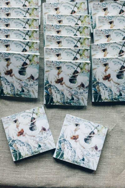 USB ALBUMS "VIENĀ APZIŅĀ"